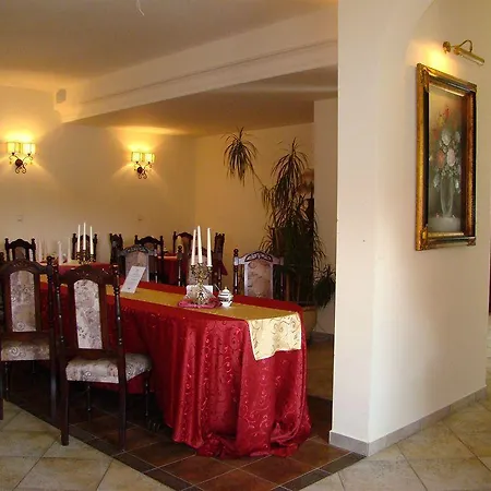 Corona Hotel